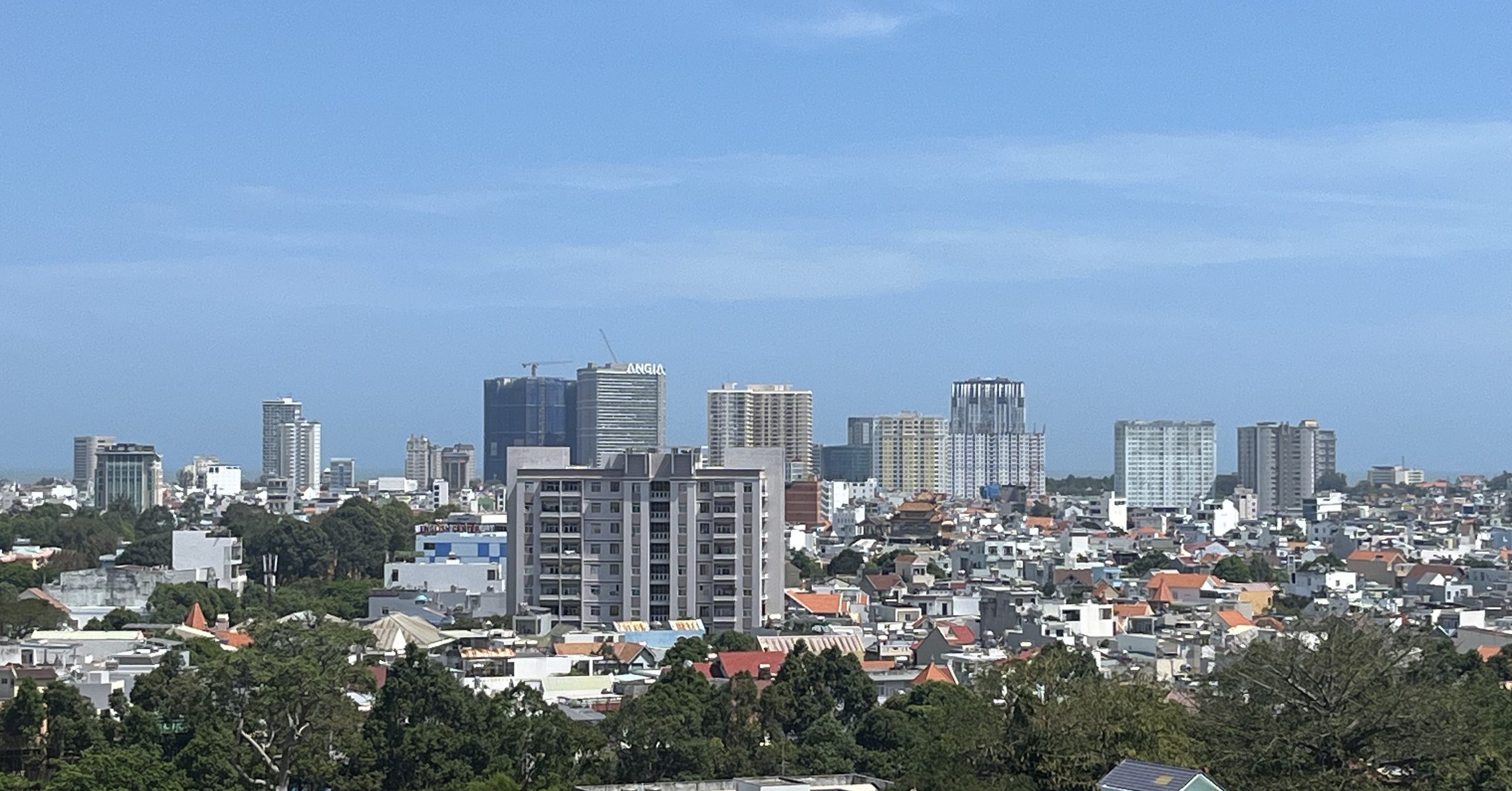 Toàn cảnh thành phố Vũng Tàu nhìn từ núi Tương Kỳ