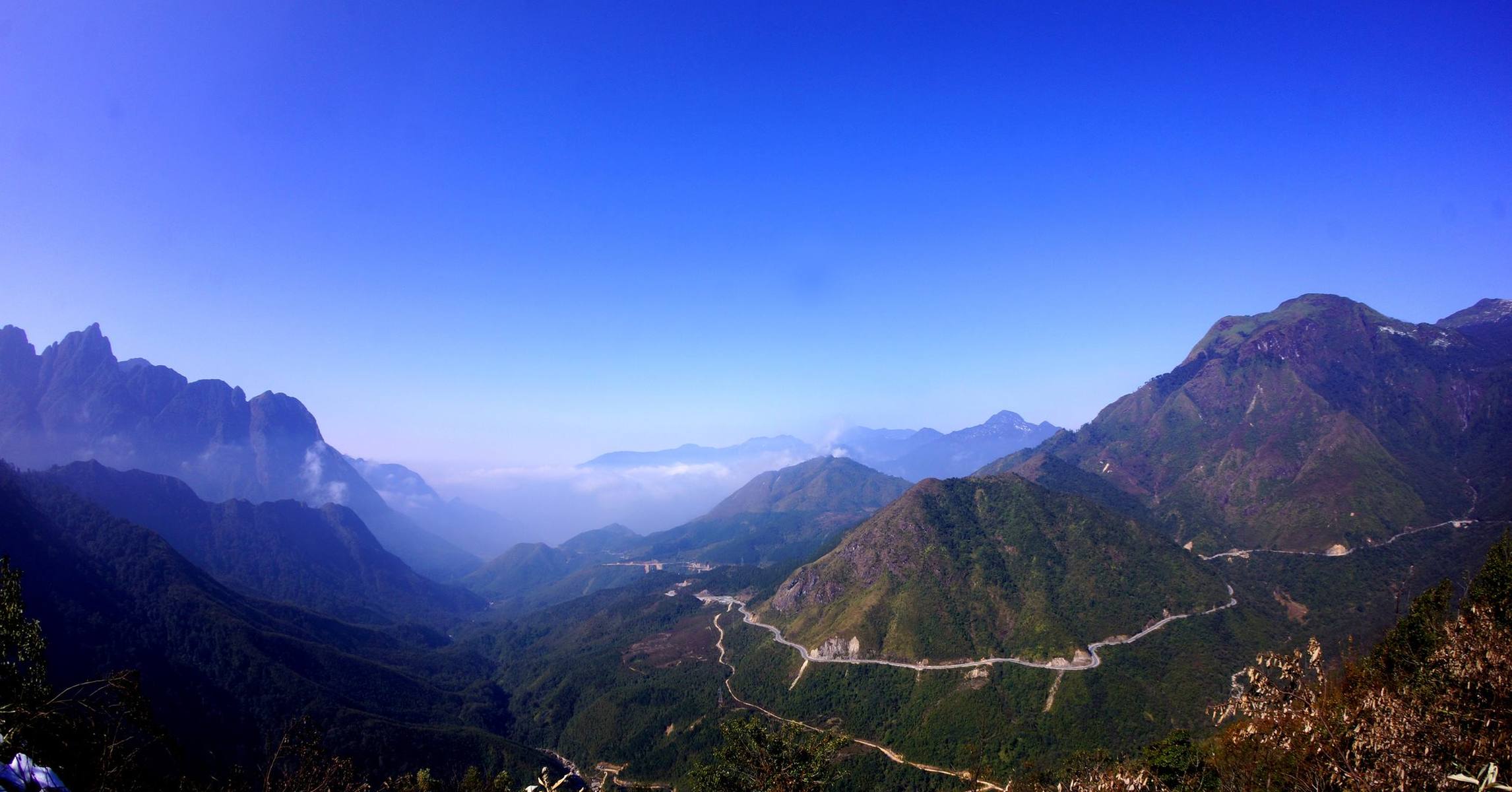 Lai Châu: cầu kính Rồng Mây cao 2.200m, đèo Ô Quy Hồ dài 50km