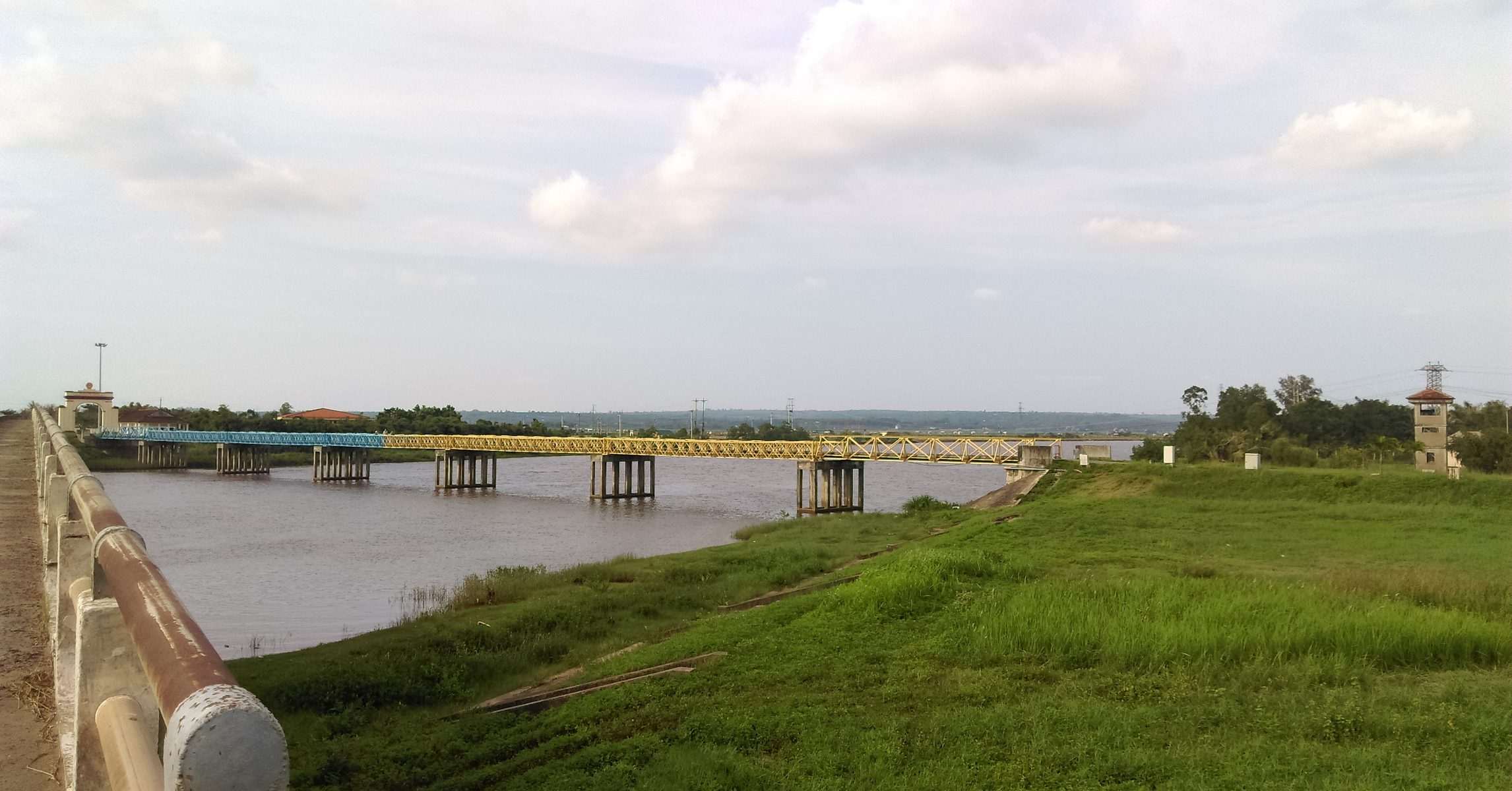 Quảng Trị: cầu Hiền Lương hai màu sơn, chui hầm Vịnh Mốc 1,7km